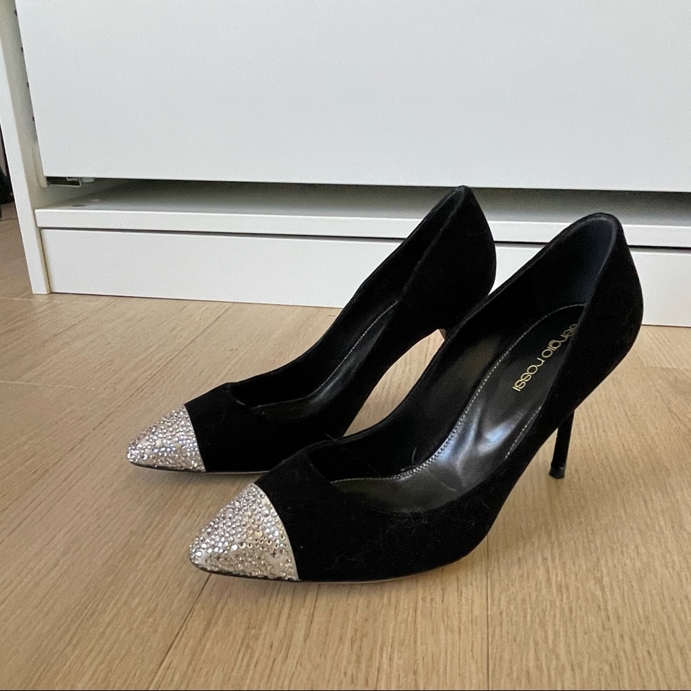 SERGIO ROSSI BLACK VELVET PUMPS WITH CRYSTAL TOE CAP - SIZE 8